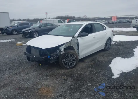 2022 Kia Forte Gt-Line z USA, uszkodzony, nr VIN 3KPF54AD9NE455089